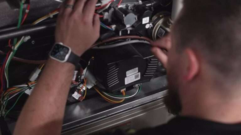 xr:d:DAFnM6pqKhg:8,j:136631814633795360,t:23072809